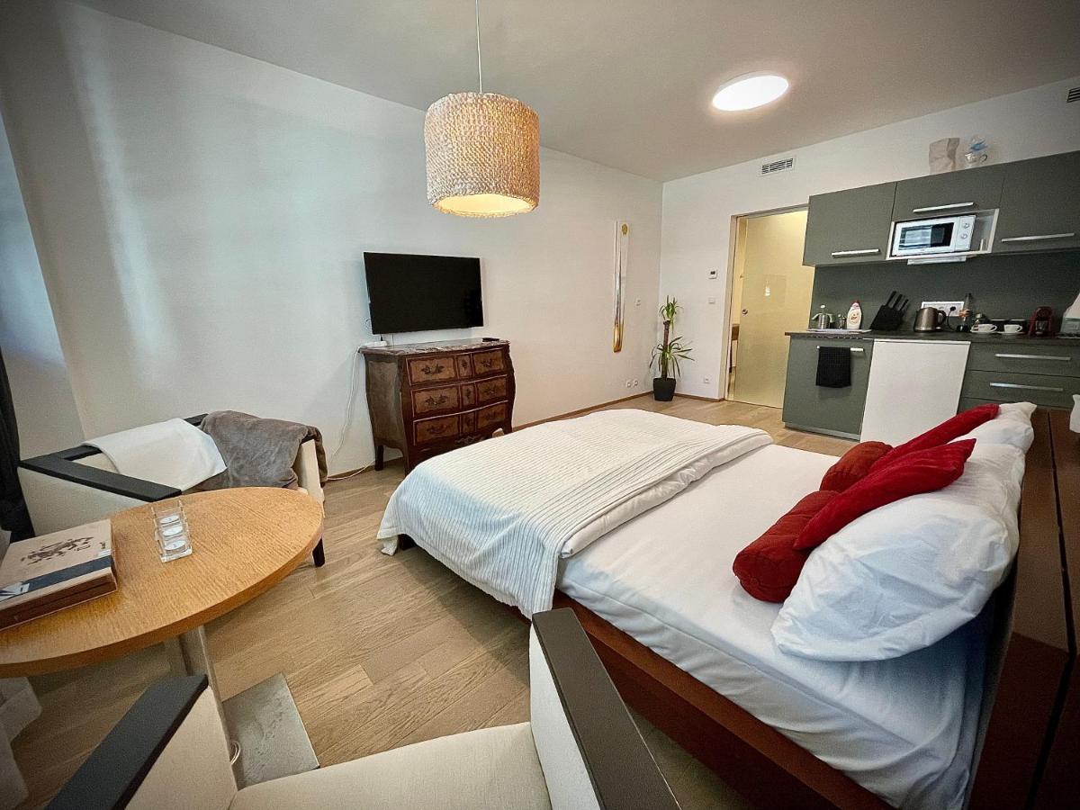 Harfa Apartment 30 Prague Exterior photo